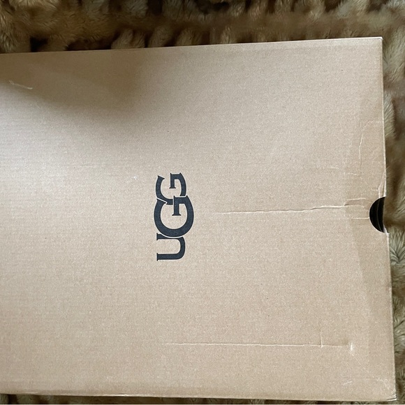 Brand New Classic Short Sequin Pink Uggs Womens Size 7 - Picture 9 of 9